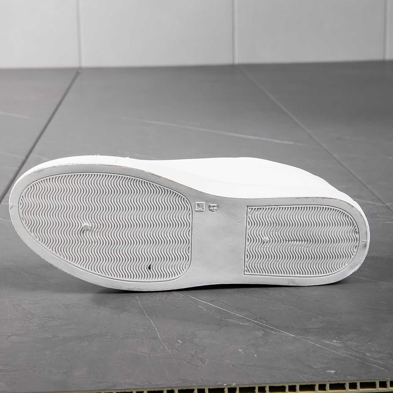 PLUS SIZE Solid Skate Shoes, Comfy Casual Sneakers